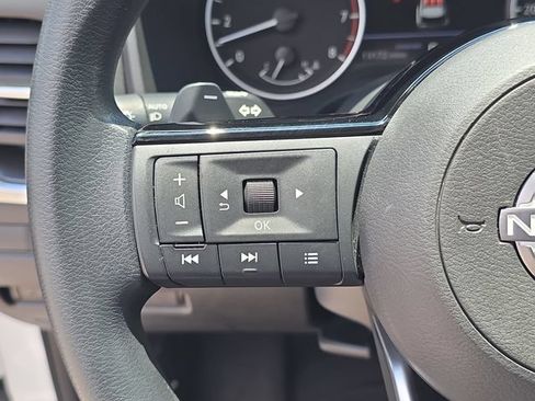 Certified 2023 Nissan Rogue SV FWD image 29