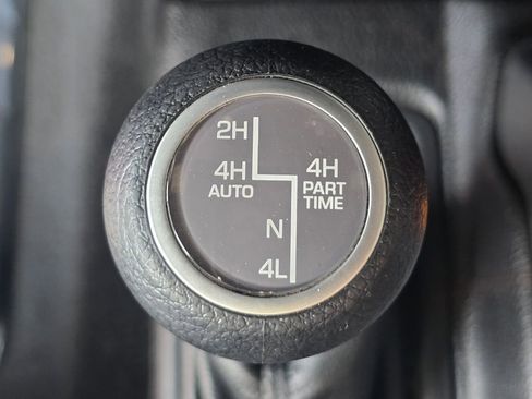 Used 2024 Jeep Wrangler Unlimited Sahara AWD/4WD image 27