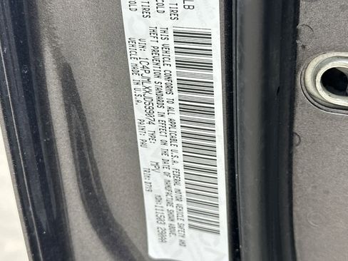 Used 2018 Jeep Cherokee Latitude Plus w/ Cold Weather Group image 29