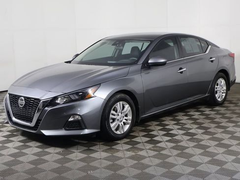 Used 2022 Nissan Altima 2.5 S FWD image 5