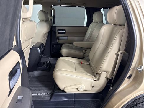 Used 2017 Toyota Sequoia Limited w/ Safety & Convenience Package AWD/4WD image 29