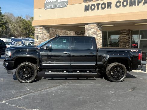 Used 2018 GMC Sierra 1500 Denali image 2