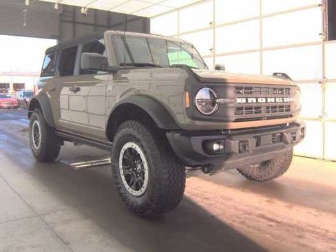 Used 2025 Ford Bronco Big Bend w/ Black Diamond Package image 3