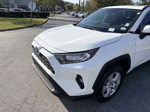 Used 2021 Toyota RAV4 XLE w/ Convenience Package image 9