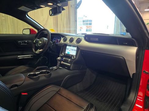 Used 2016 Ford Mustang GT Premium w/ Equipment Group 401A RWD image 31