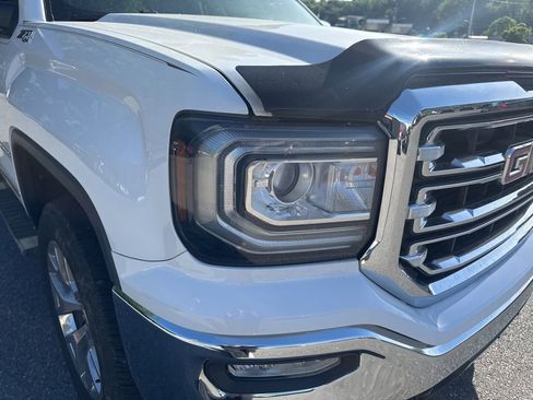 Used 2018 GMC Sierra 1500 SLT w/ SLT Premium Package AWD/4WD image 8