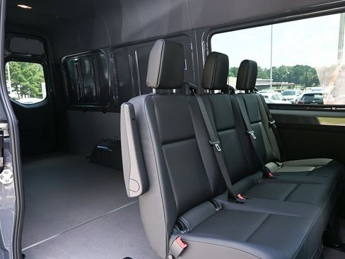 Used 2025 Mercedes-Benz Sprinter 2500 image 21