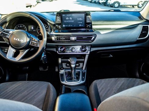 Used 2023 Kia Seltos LX image 11