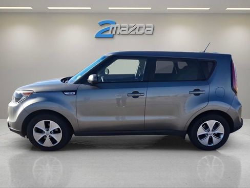 Used 2016 Kia Soul Base w/ Convenience Package image 2