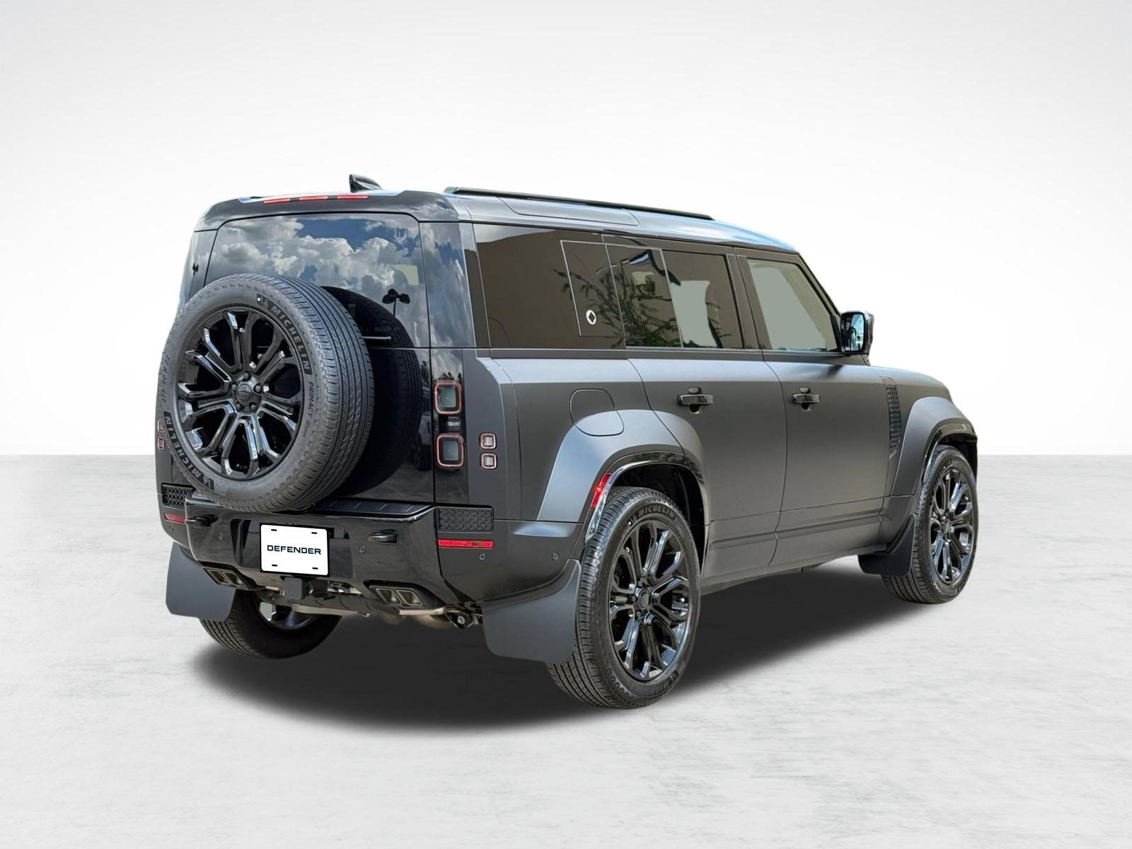 New 2026 Land Rover Defender 110 OCTA AWD/4WD image 9