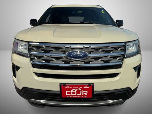 Used 2018 Ford Explorer XLT w/ Equipment Group 202A image 11