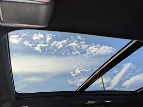 Used 2024 Cadillac Escalade Sport Platinum w/ LPO, ONYX Package image 20