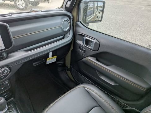 New 2026 Jeep Gladiator Sport AWD/4WD image 15