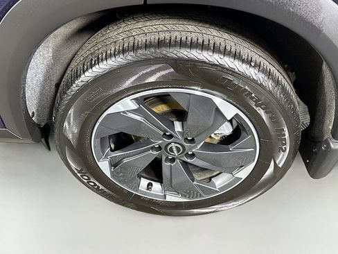 Certified 2024 Nissan Rogue SV image 34