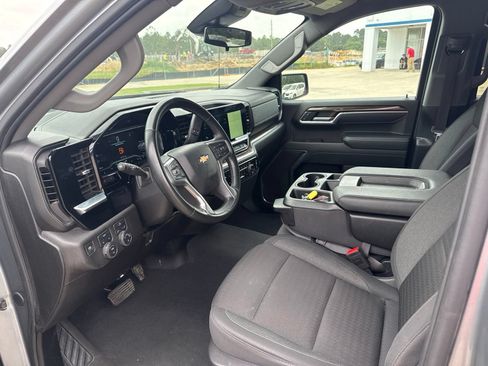 Used 2025 Chevrolet Silverado 1500 LT AWD/4WD image 13