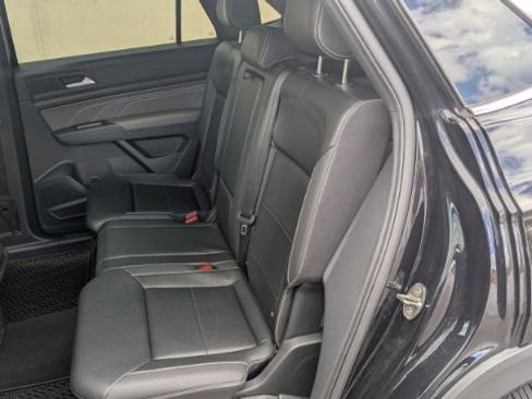 Used 2022 Volkswagen Atlas Cross Sport SEL R-Line image 23