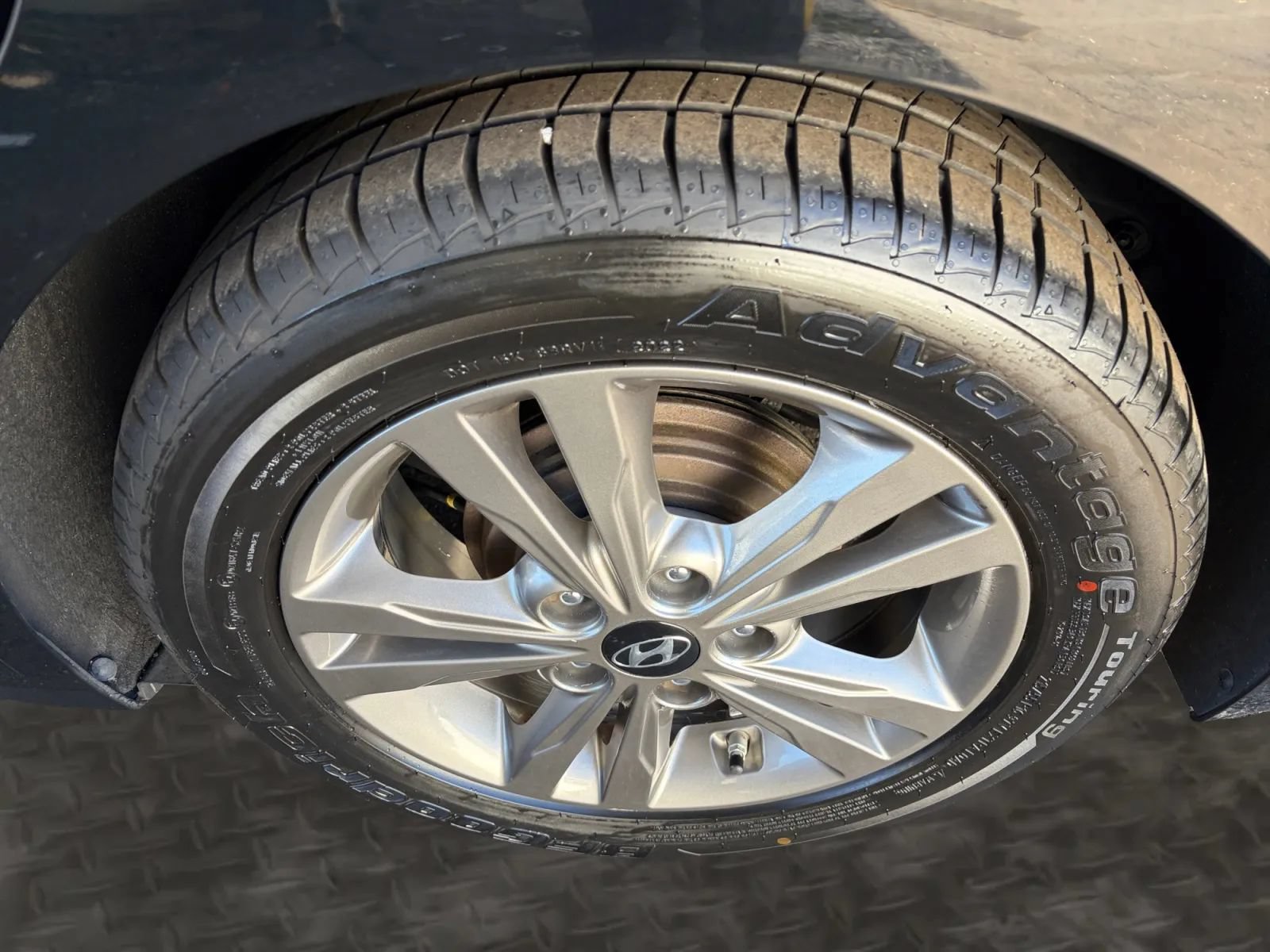 Used 2017 Hyundai Elantra SE FWD image 39