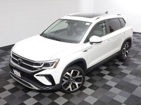 Certified 2023 Volkswagen Taos SEL AWD/4WD image 2