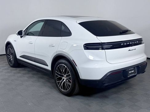 Used 2025 Porsche Macan 4S Electric AWD/4WD image 3