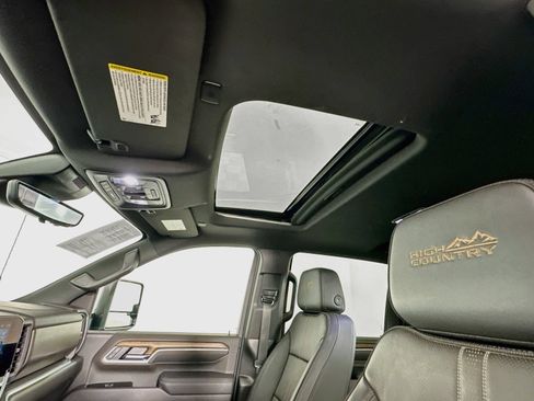 Used 2025 Chevrolet Silverado 2500 High Country w/ Midnight Edition AWD/4WD image 24