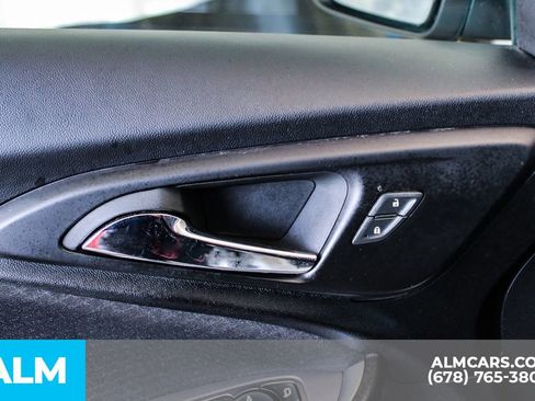 Used 2024 Chevrolet Malibu LT image 39