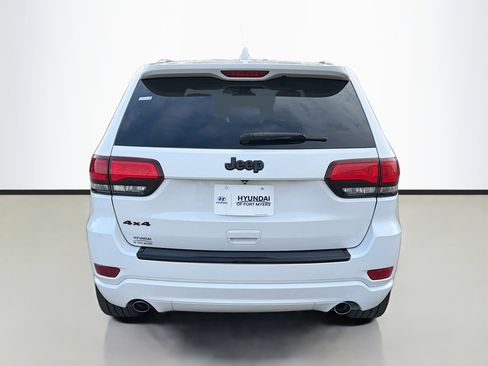 Used 2015 Jeep Grand Cherokee Altitude image 4