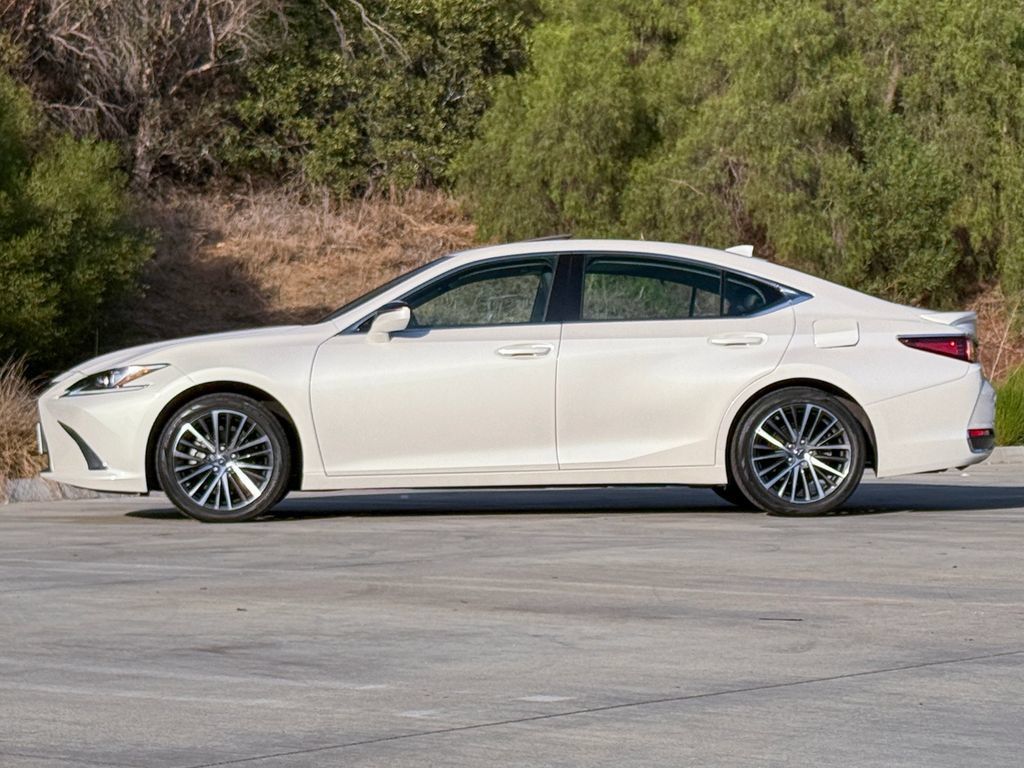 Certified 2024 Lexus ES 300h w/ Premium Package FWD image 7