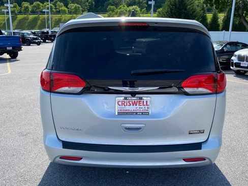 Used 2023 Chrysler Voyager LX FWD image 4