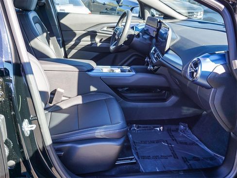 New 2026 Chevrolet Equinox EV LT image 10