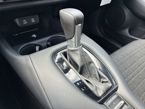 Certified 2027 Honda HR-V LX image 33
