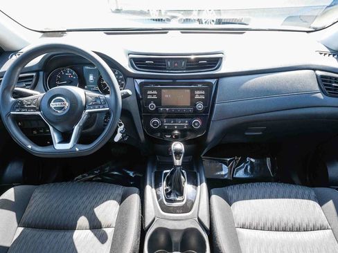 Used 2017 Nissan Rogue S AWD/4WD image 12