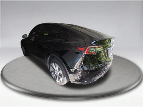 Used 2023 Tesla Model Y Long Range AWD/4WD image 9