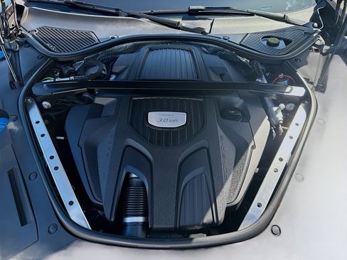 Used 2020 Porsche Panamera 4 image 33
