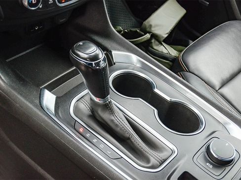 Used 2018 Chevrolet Traverse LT image 21