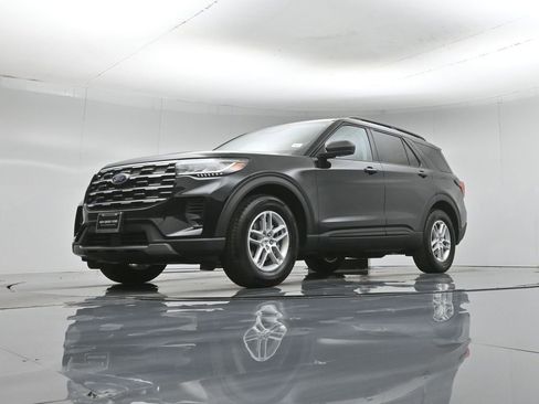 New 2026 Ford Explorer Active RWD image 44