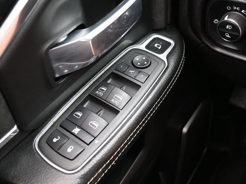 Used 2022 RAM 2500 Laramie AWD/4WD image 25