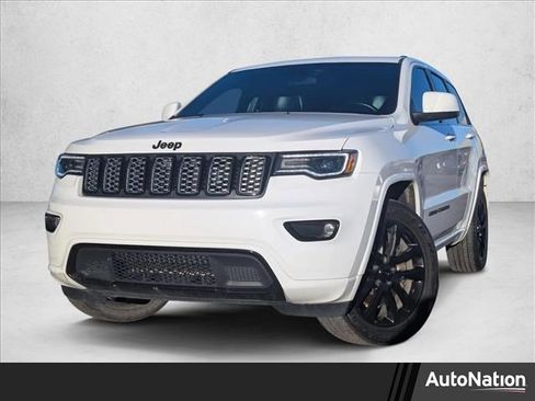 Used 2021 Jeep Grand Cherokee Laredo X image 1