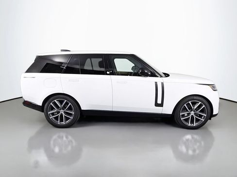Used 2024 Land Rover Range Rover SE AWD/4WD image 8