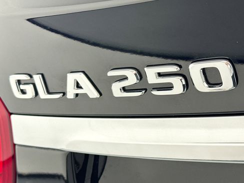 Used 2019 Mercedes-Benz GLA 250 4MATIC image 8