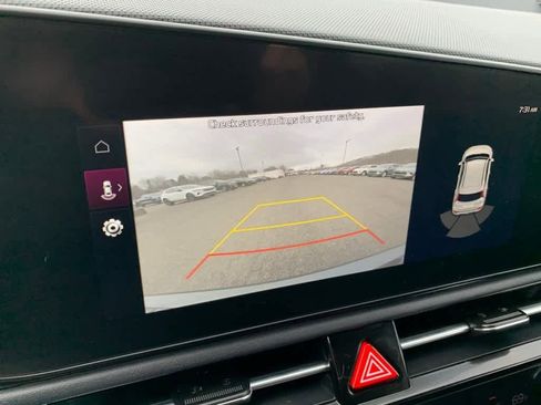 Used 2025 Kia Niro EX image 30