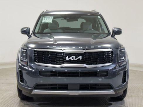 Used 2022 Kia Telluride S image 3