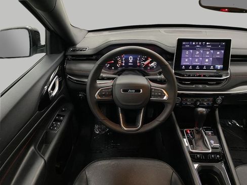 Used 2025 Jeep Compass Trailhawk w/ Trailer Tow Group image 14