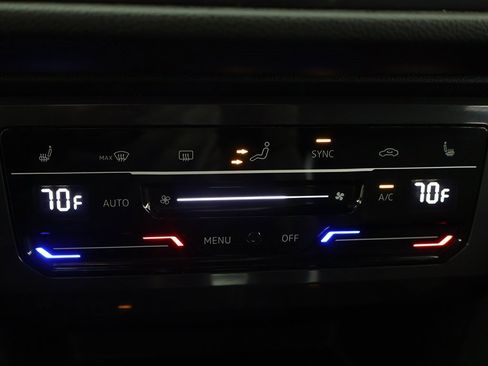 Used 2023 Volkswagen Tiguan SE R-Line image 52