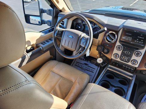 Used 2014 Ford F250 Lariat w/ Lariat Ultimate Package image 14