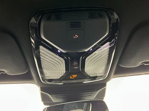 Used 2023 BMW X7 xDrive40i w/ M Sport Package image 13