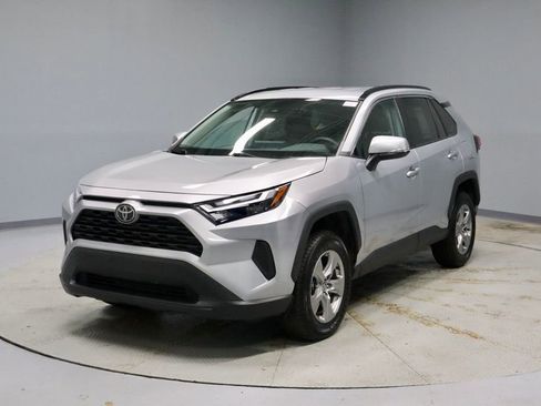 Used 2025 Toyota RAV4 XLE image 6