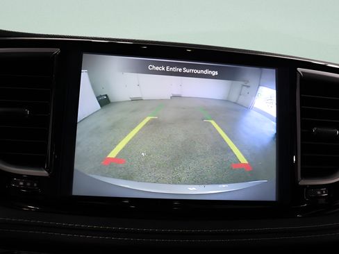 Used 2026 Chrysler Pacifica Limited FWD image 13