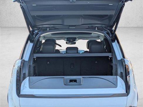 New 2026 Land Rover Range Rover SE image 19