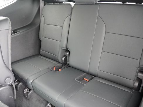 Certified 2025 Buick Enclave Preferred image 18