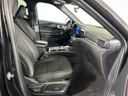 Used 2020 Ford Explorer XLT w/ Comfort Package image 29